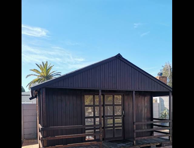3 bed property to rent in TABLE VIEW